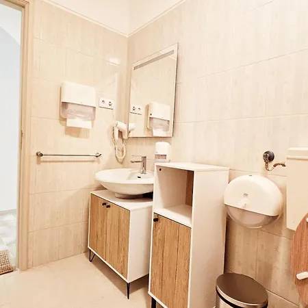 Rooms4you 2 In Historic Center Of בית הארחה בראגה