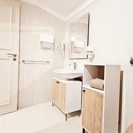 Rooms4you 2 In Historic Center Of ゲストハウス *