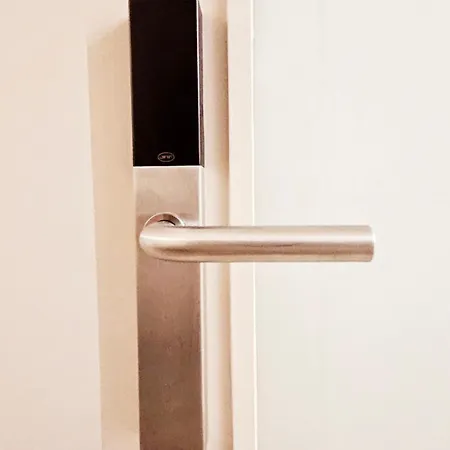 Rooms4you 2 In Historic Center Of ゲストハウス