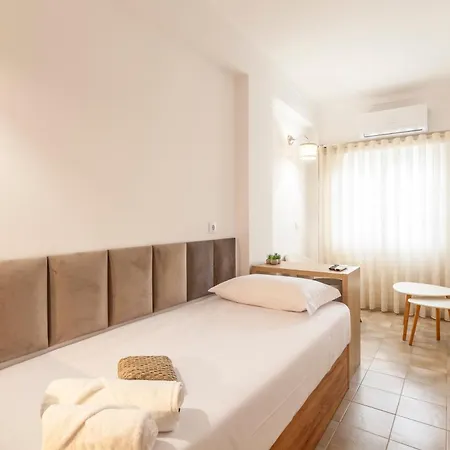 Rooms4you 2 In Historic Center Of ゲストハウス *